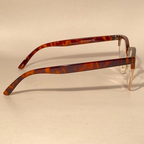 0975 Evita Round Eyebrow Eyeglasses Tortoise with Gold Frame New main image 8
